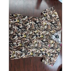 Med Couture Camouflage Scrub Top Size X-Small